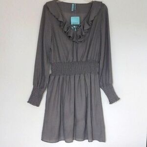 GUESS DRESS Ruffle Neckline Wide Smock Waist Gray Flowy Size Medium